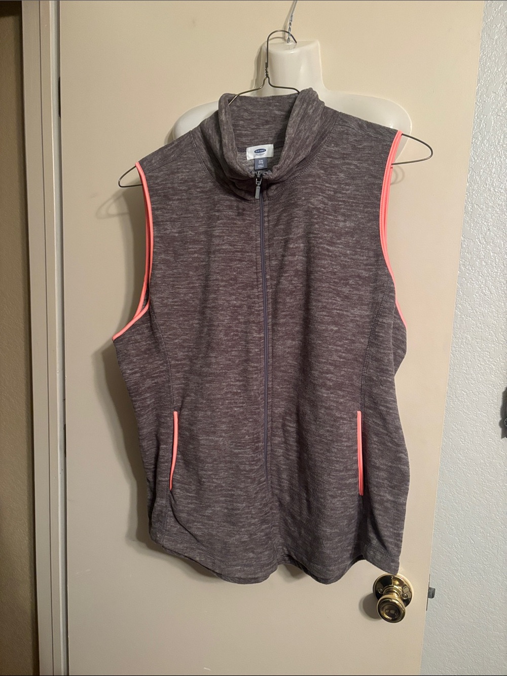 Old Navy Gray Heathered Active Vest with Pink Trim